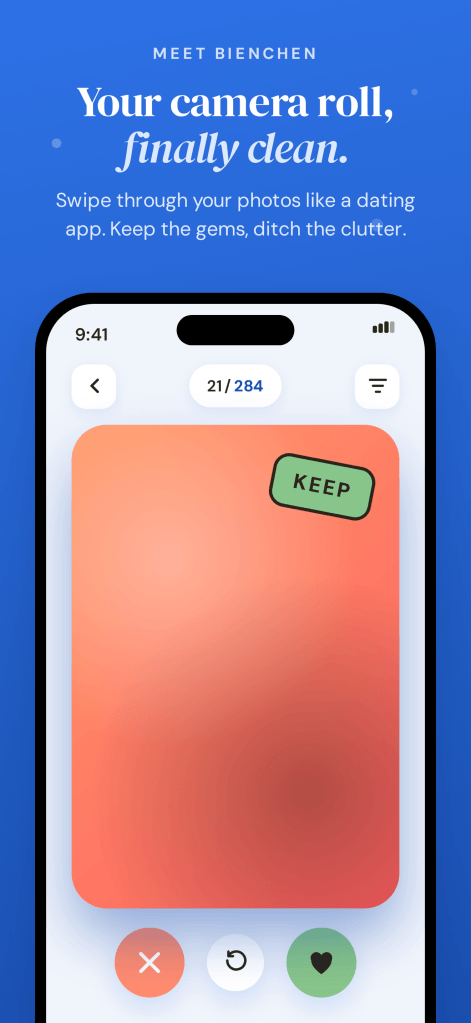 Bienchen app: a photo-sorting card (21 of 284) with a green 'KEEP' stamp and delete, undo, and keep buttons. Swipe through your photos like a dating app.